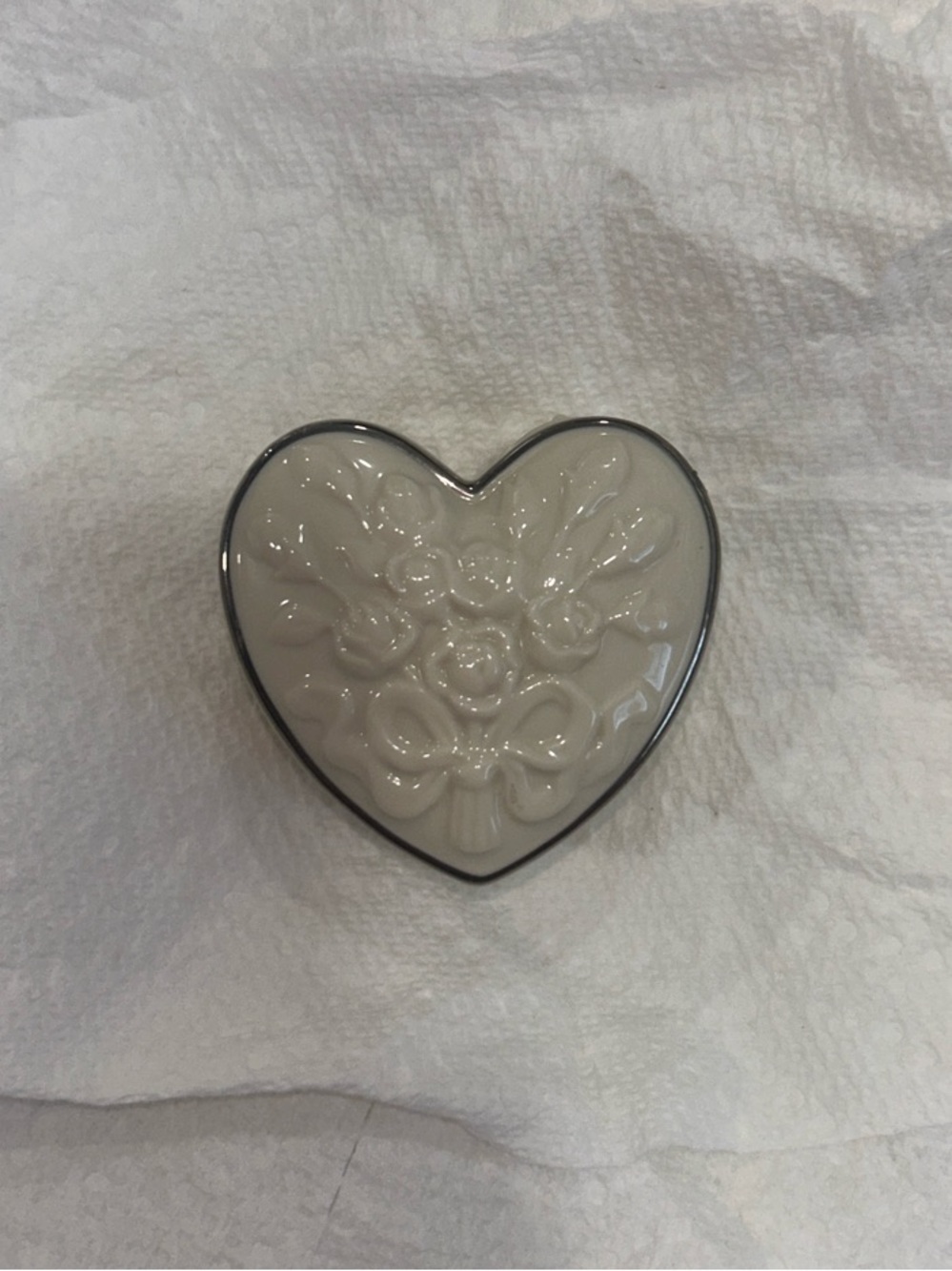 Lenox Wedding Promises Collection Ceramic Heart Mini Trinket Dish. Like New